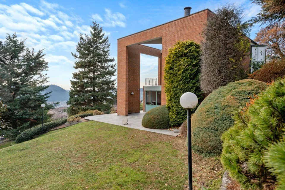 Prächtige Villa mit großem Garten und Aussicht – Foto 29 von 29