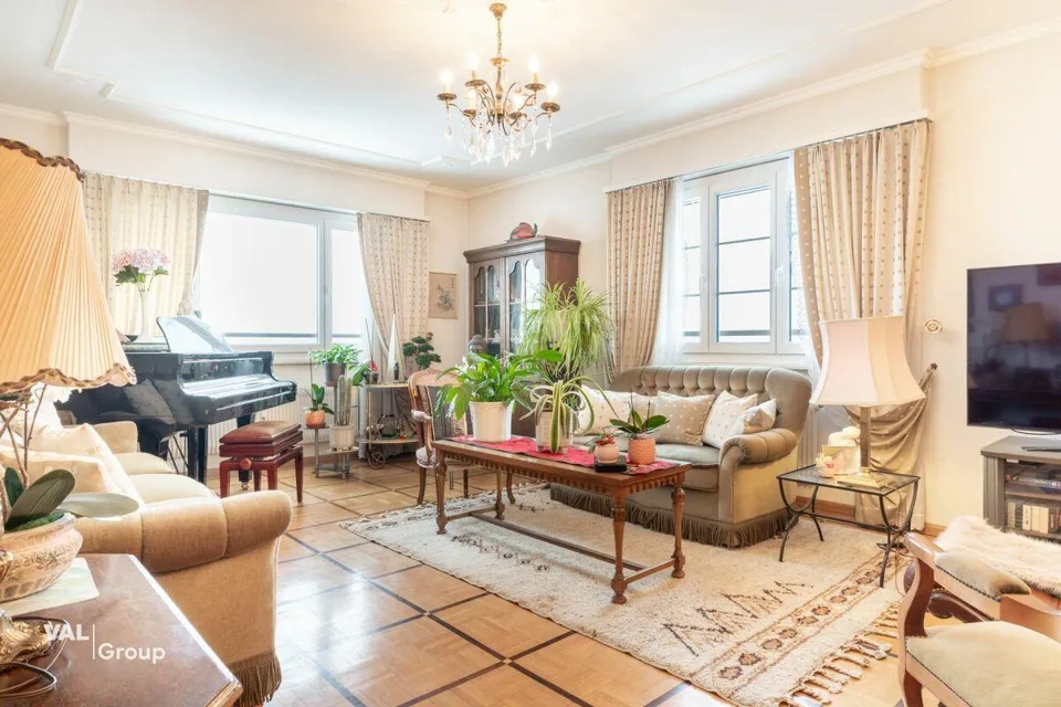 Bright attic in the heart of amenities