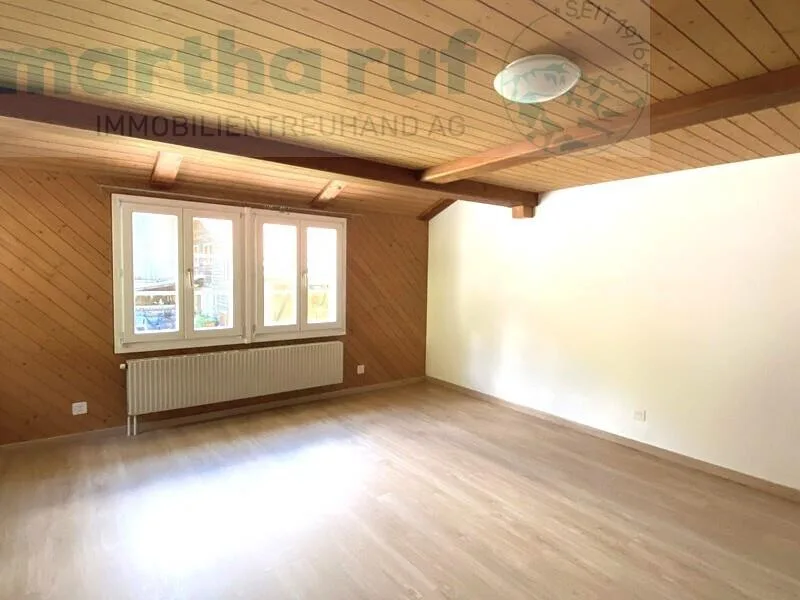 Vivre près de la nature dans un endroit idyllique, maison mitoyenne de 7,5 pièces confortable