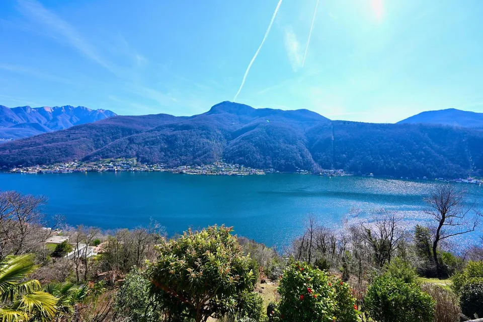 Villa da Ristrutturare con Vista a 180 sul lago di Lugano