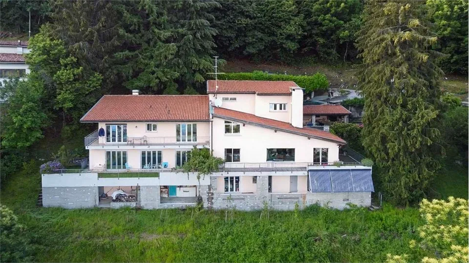 Sagno: villa con piscina