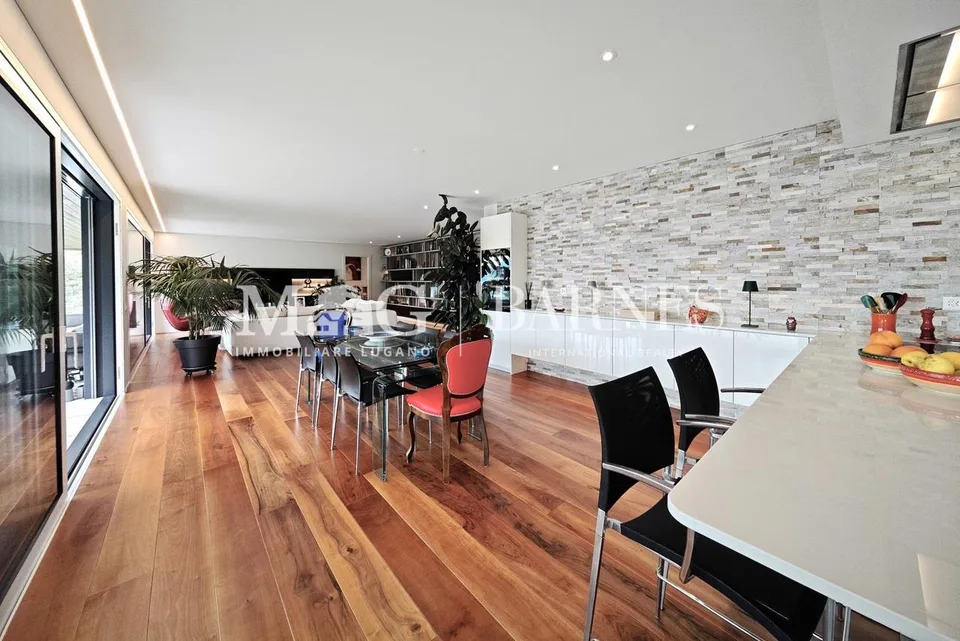 Lugano, Canobbio: Attico 4.5 loc. moderno vista lago e grande terrazza – photo 8 sur 17