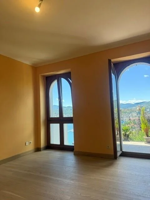 Lugano-Ruvigliana: elegante Wohnung mit atemberaubendem Seeblick, Pool & Garten zu verkaufen – Foto 9 von 22