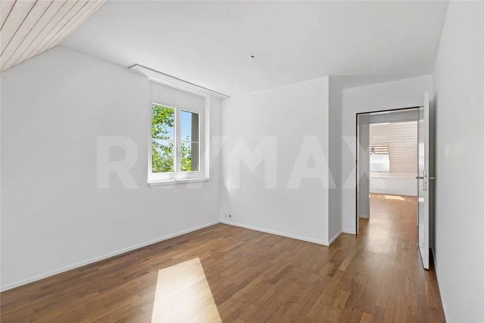 Appartamento maisonette 6 ½ locali con vista montagna - vita familiare vicino al lago di Türlersee
