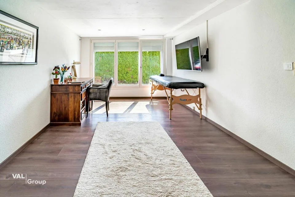 Casa a schiera affascinante a Wetzikon con offerta di spazio eccezionale