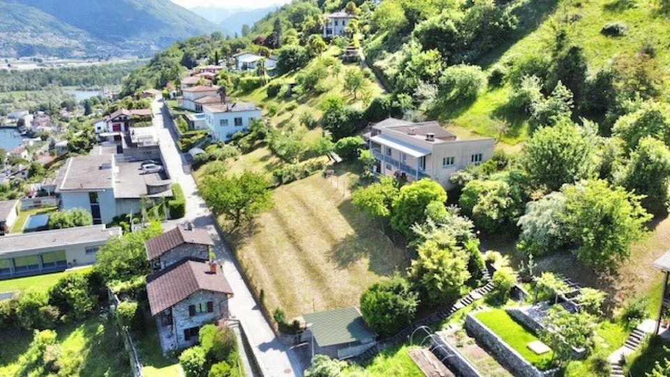 ZU VERKAUFEN IN VIRA GAMBAROGNO - FREISTEHENDES HAUS MIT HERRLICHEM...