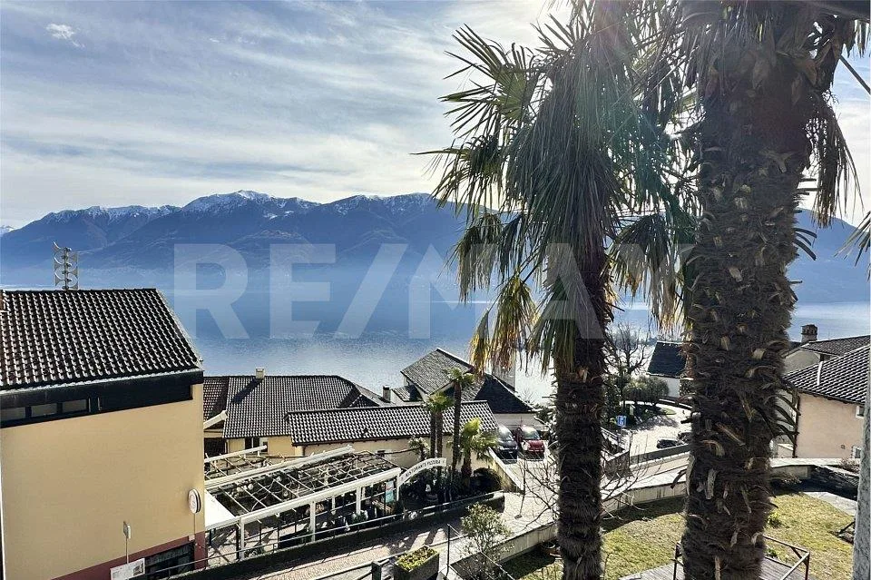 Immobile da ristrutturare con vista lago nel cuore del paese