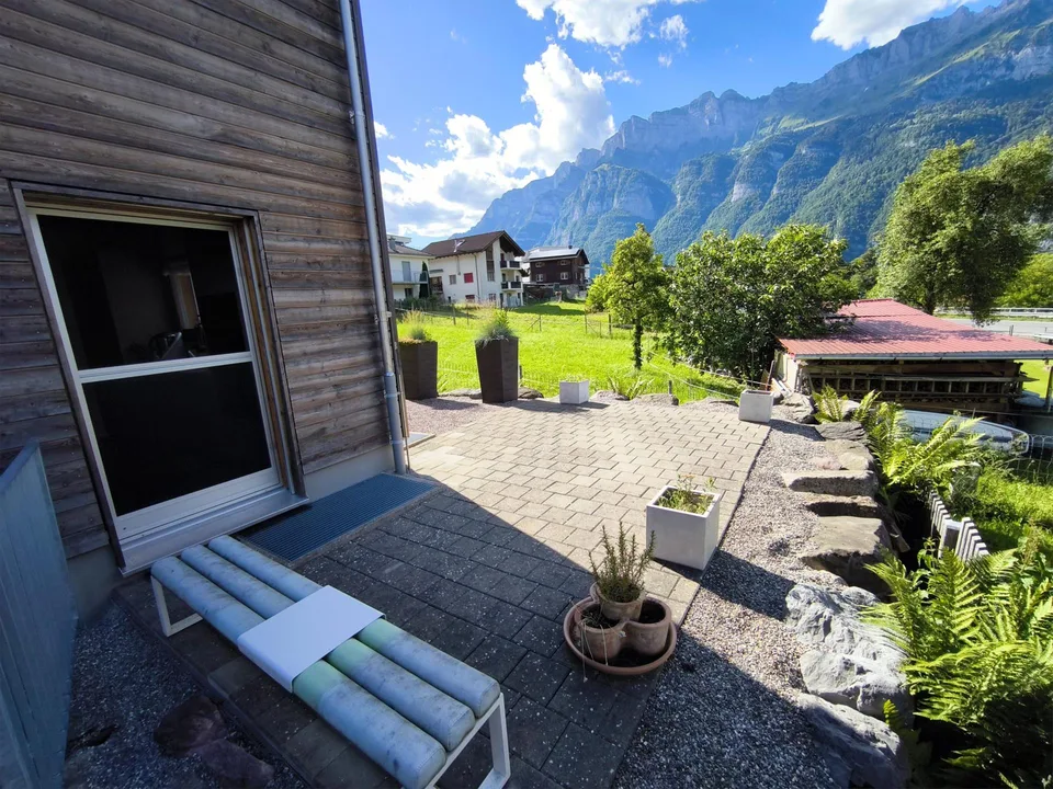 Modernes, freistehendes 6 1/2 Zimmer- Holzhaus mit Seesicht/Ufernähe – photo 6 of 31