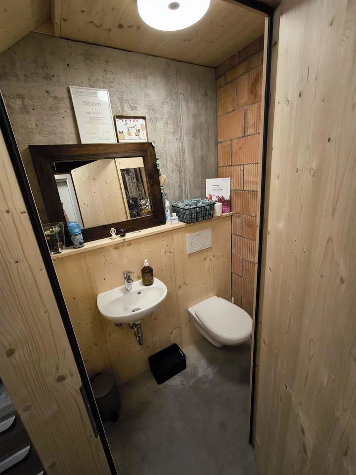 Modernes, freistehendes 6 1/2 Zimmer- Holzhaus mit Seesicht/Ufernähe – photo 30 of 31