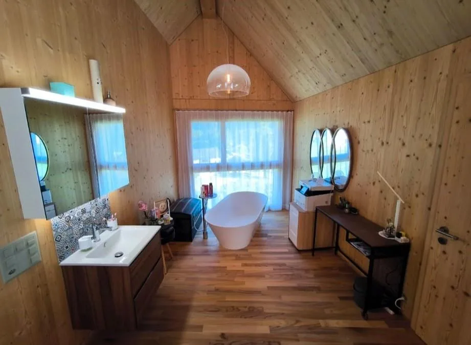 Modernes, freistehendes 6 1/2 Zimmer- Holzhaus mit Seesicht/Ufernähe – photo 22 of 31