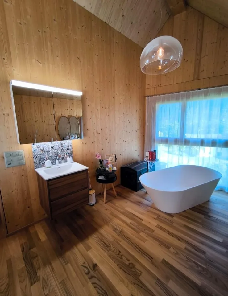 Modernes, freistehendes 6 1/2 Zimmer- Holzhaus mit Seesicht/Ufernähe – photo 23 of 31