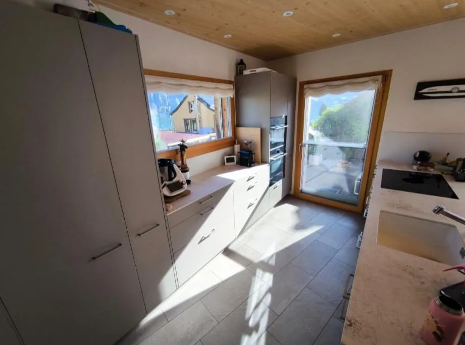Modernes, freistehendes 6 1/2 Zimmer- Holzhaus mit Seesicht/Ufernähe – photo 11 of 31
