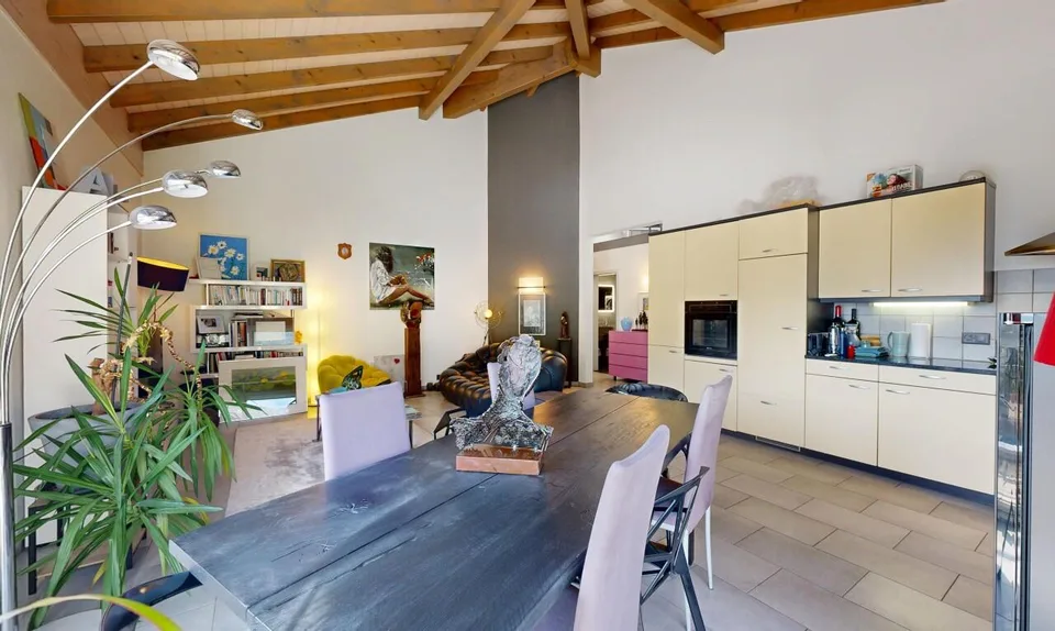 Exklusiv: Geräumige 4,5 Zimmer mit Terrasse und Mezzanin
