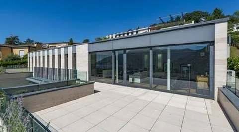 Modernes Dachgeschoss mit großer Panoramaterrasse und Seeblick - Lugano