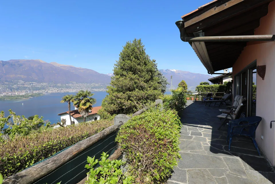 Bella casa unifamiliare/vacanza con piscina e vista sul Lago Maggiore