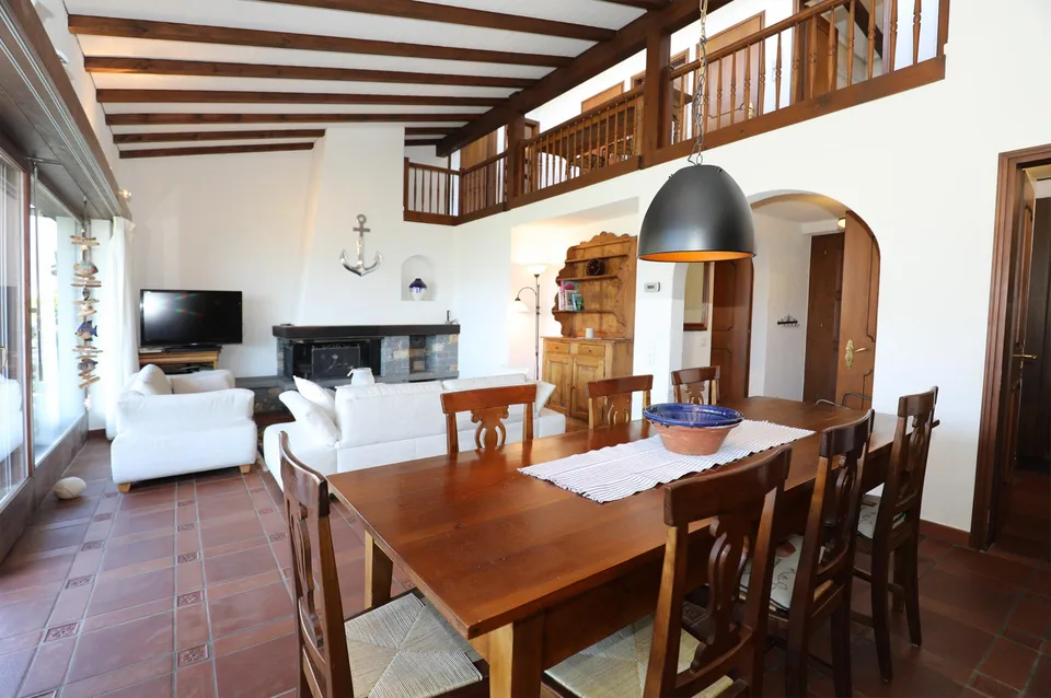 Schönes Einfamilien-/Ferienhaus mit Pool und Sicht auf den Lago Maggiore – Foto 8 von 19