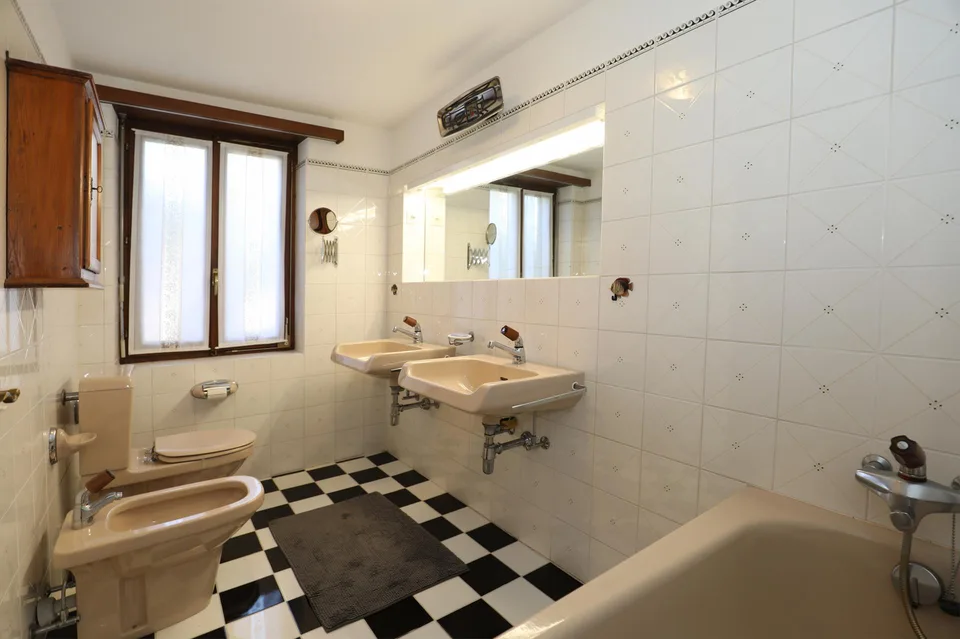 Schönes Einfamilien-/Ferienhaus mit Pool und Sicht auf den Lago Maggiore – Foto 12 von 19
