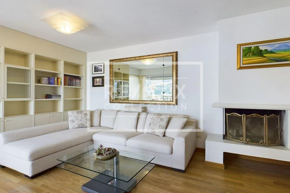Elegante appartamento di vacanza con vista sulla città di Lugano e ...
