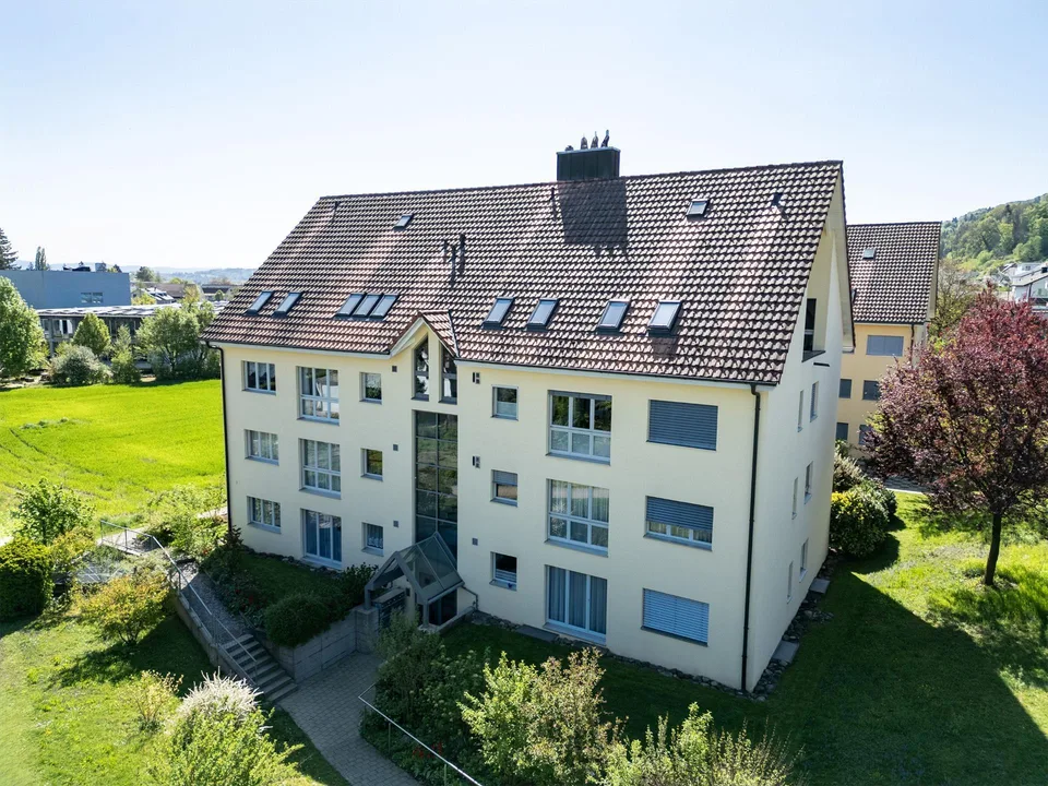 Helle 4.5-Zimmer-Wohnung mit Südbalkon an beliebter Wohnlage