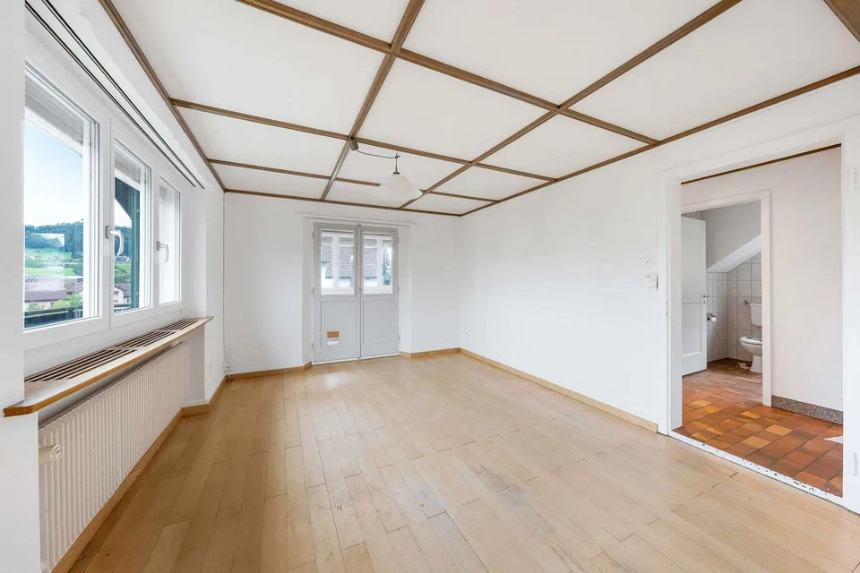 Casa familiare affascinante con balcone soleggiato e vista splendida