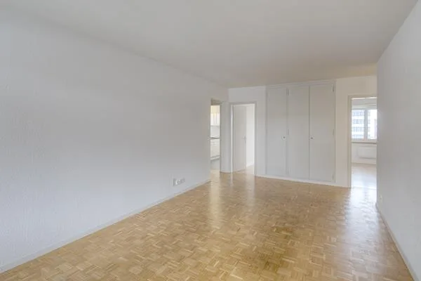 Appartement 4 pièces avec deux balcons au 1er étage à Liebefeld