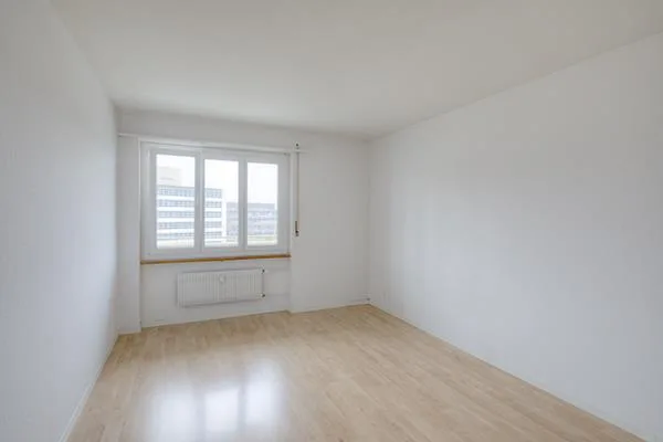 Appartement 4 pièces avec deux balcons au 1er étage à Liebefeld