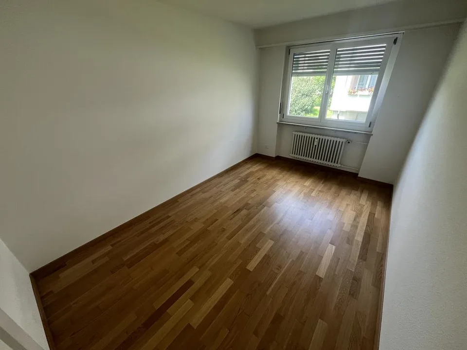 Appartement attractif de 4,5 pièces dans un quartier calme à Reinach – photo 7 sur 9