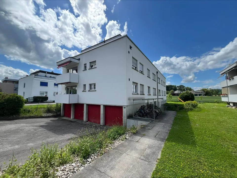 ATTRAKTIVE 4.5-ZIMMERWOHNUNG AN RUHIGER LAGE IN REINACH