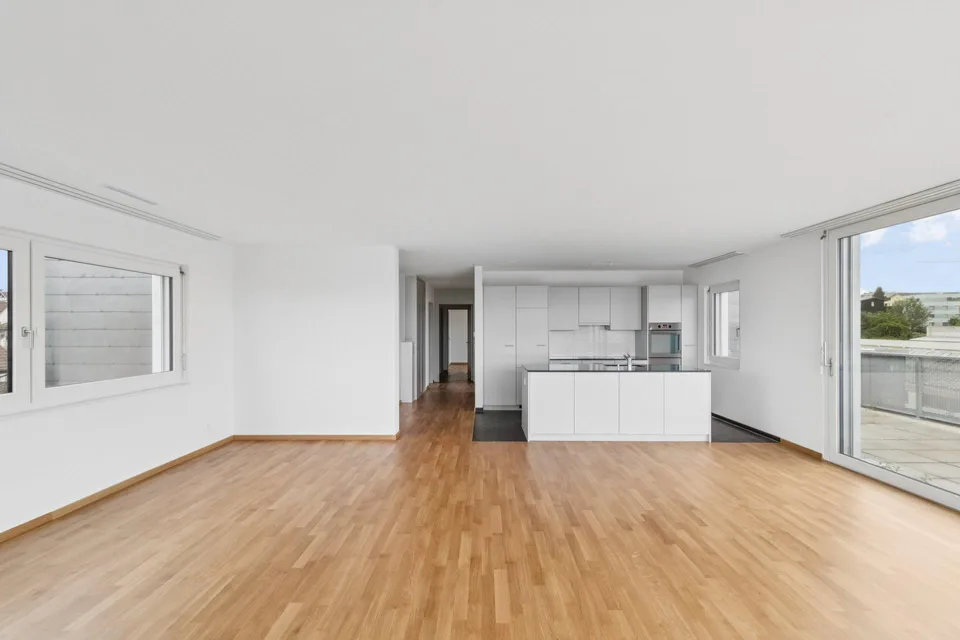 Ampio appartamento in attico con vista sul lago!