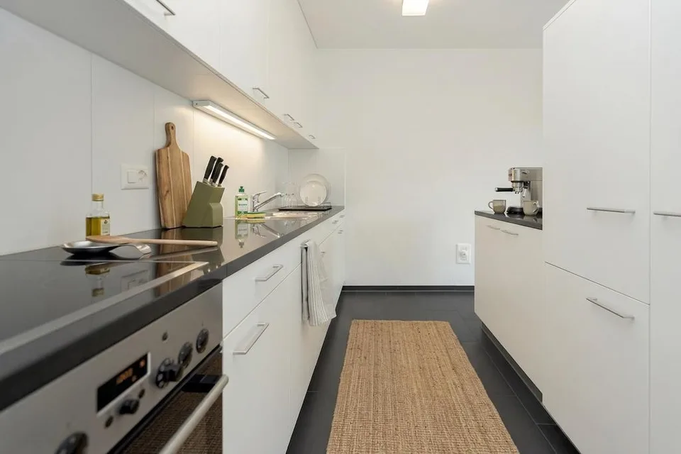 GROSSZÜGIGE WOHNUNG AN ZENTRALER LAGE