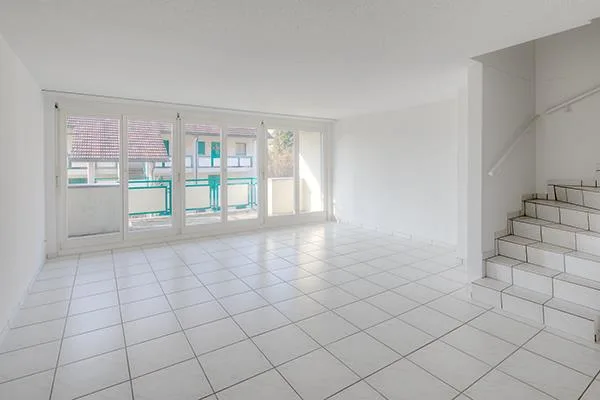 Cercasi appartamento mansardato spazioso a 3 piani con ampio balcone?