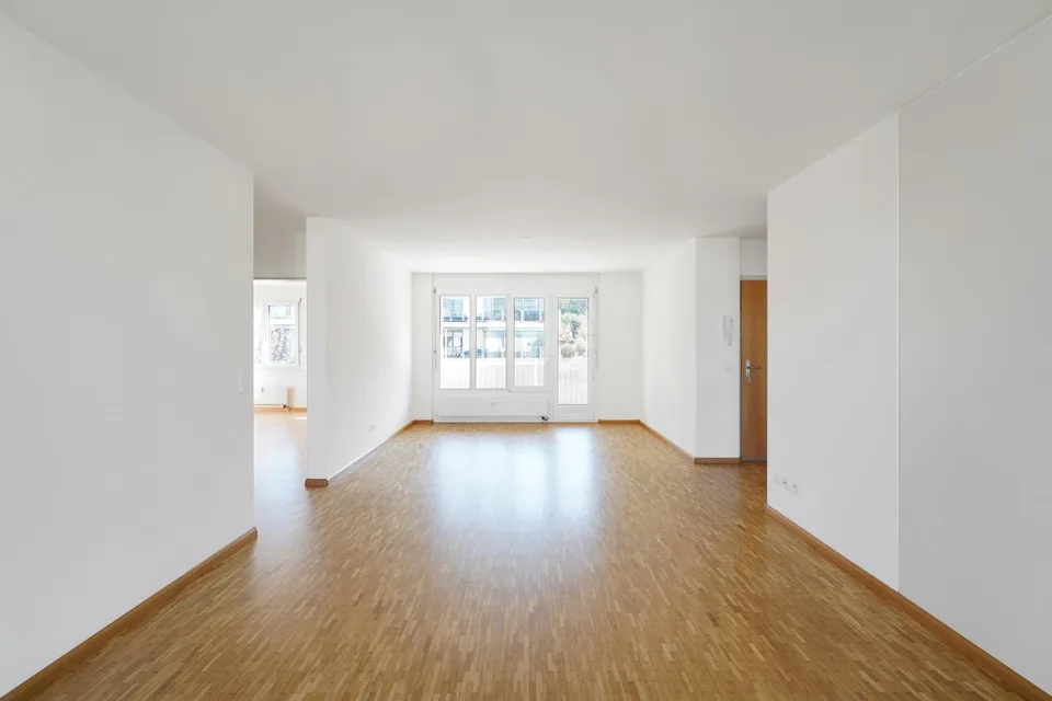 Ampio appartamento moderno con balcone in una zona residenziale preferita