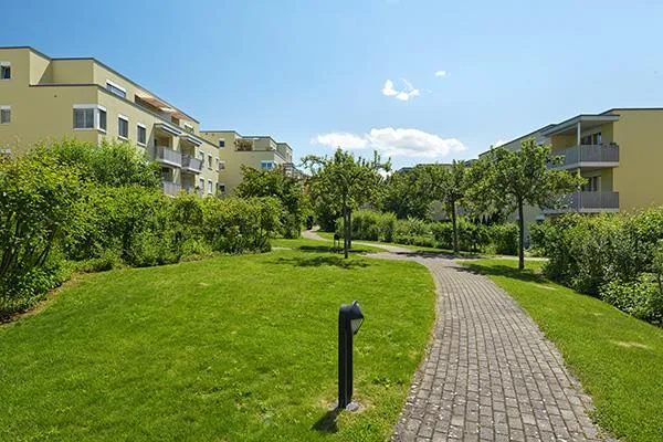 Ampio appartamento moderno con balcone in una zona residenziale preferita