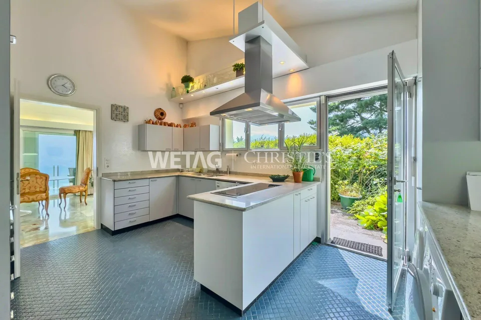 Minusio: Elegante Villa mit Panoramablick auf den See, Aussenpool &...
