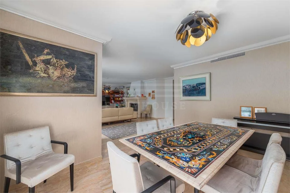 Renovierte Villa im mediterranen Stil mit Pool – Foto 11 von 13