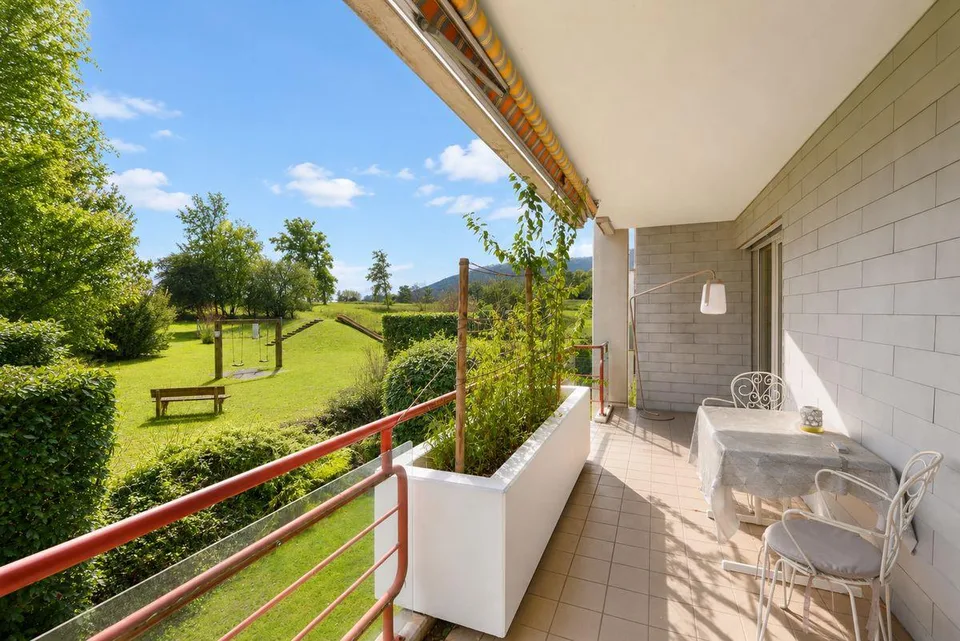 Helles Apartment mit Blick auf die Grünflächen in Colombier – Foto 8 von 9