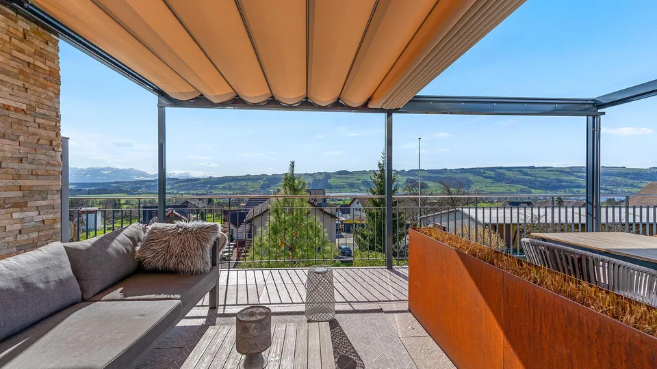 Oasi moderna con vista lago e montagna da sogno