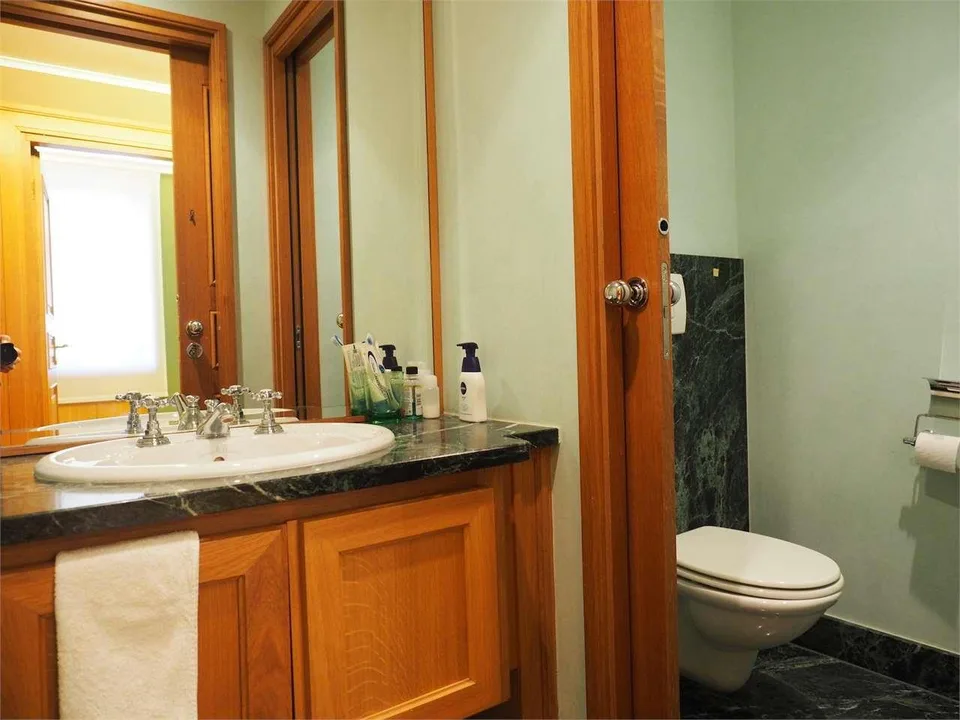 Lugano, ampio appartamento in centro – Foto 7 von 11