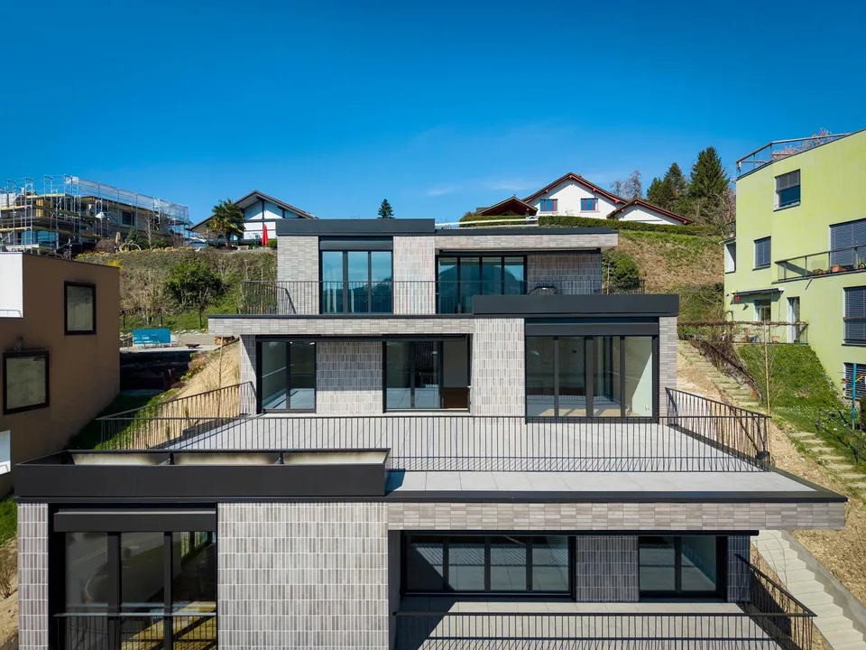Exklusive und hochwertige 4.5-Zimmer-Terrassenwohnung
