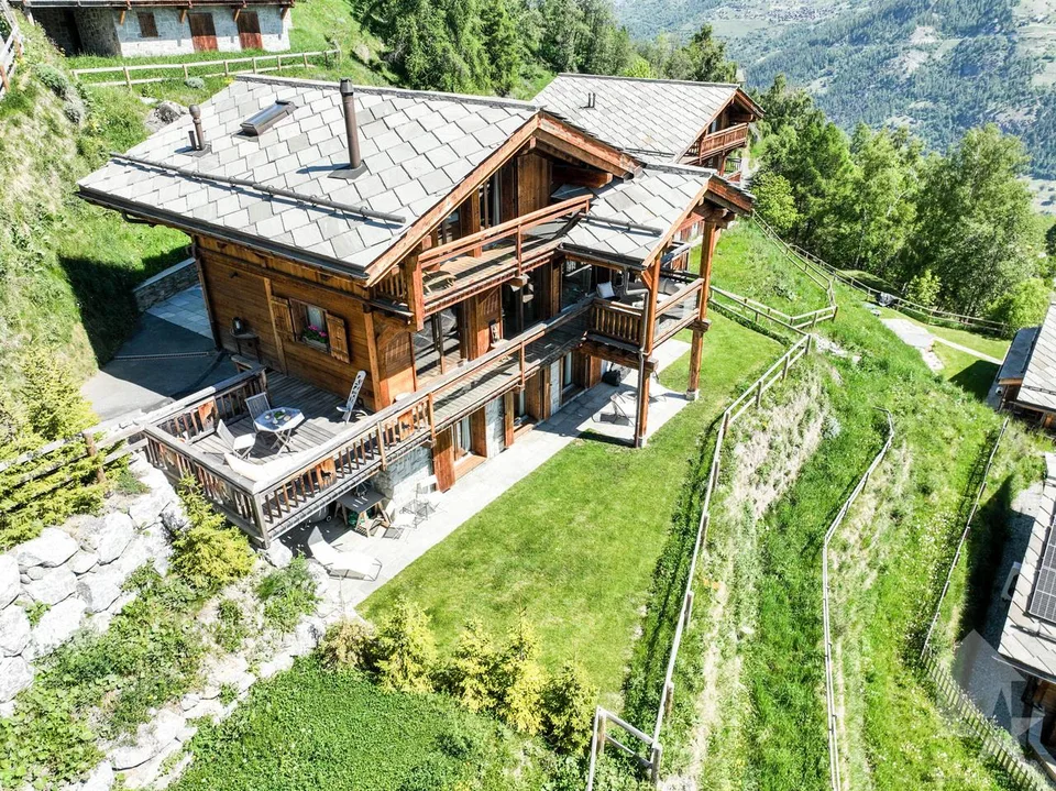 Magnifique chalet récent de haut standing