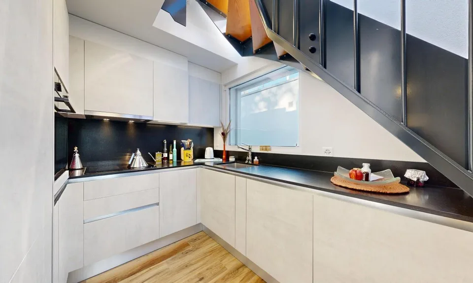 Elegante appartamento di 4,5 locali, luce e vista mozzafiato