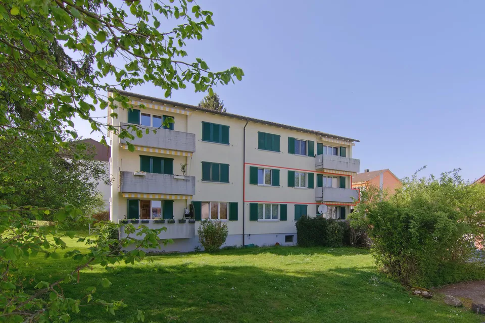 Günstige 4-Zi. Wohnung mit Seesicht