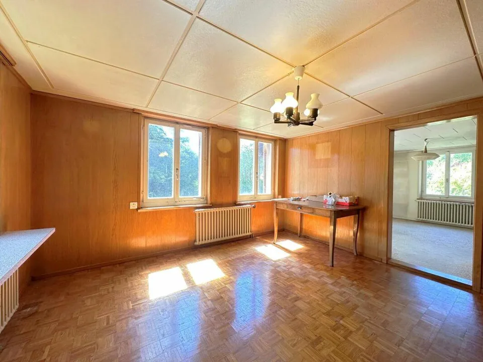 Maison de famille historique de 6 pièces avec potentiel de développement à Oberwangen