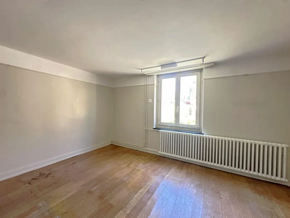Maison de famille historique de 6 pièces avec potentiel de développement à Oberwangen