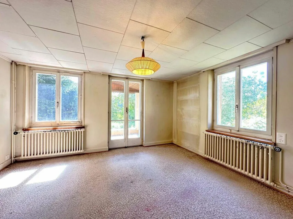 Maison de famille historique de 6 pièces avec potentiel de développement à Oberwangen