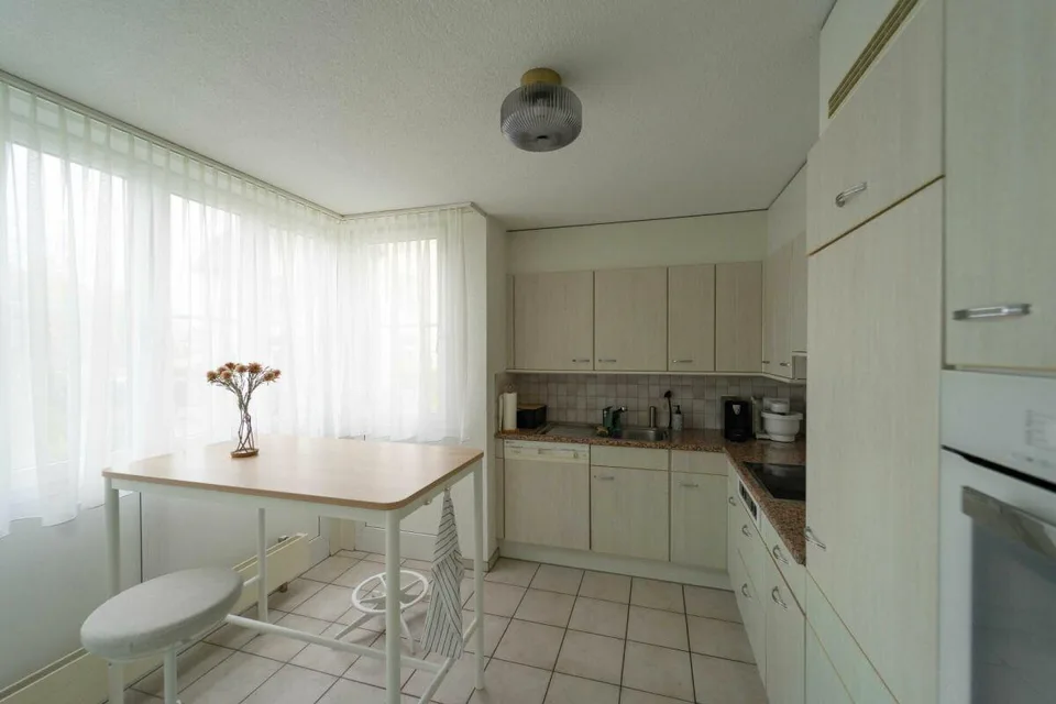 Grosszügige 4½-Zimmer-Wohnung mit Wintergarten und zwei Tiefgaragen...