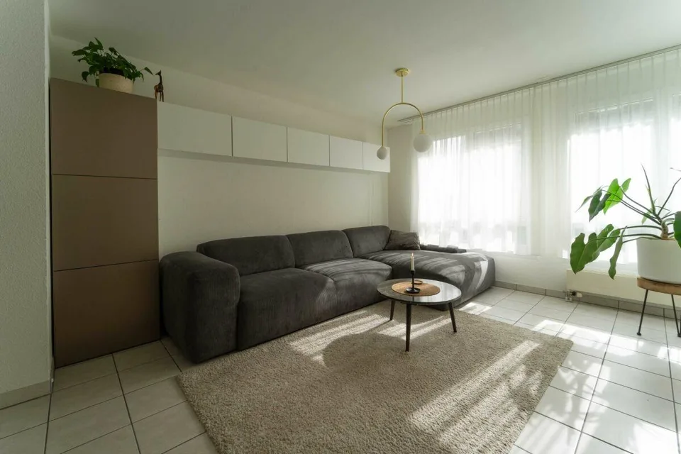 Grosszügige 4½-Zimmer-Wohnung mit Wintergarten und zwei Tiefgaragen...