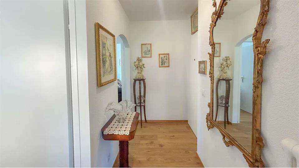 MAGLIASO: APPARTEMENT TRILOCALE LUMINEUX À PROXIMITÉ DES COMMERCES