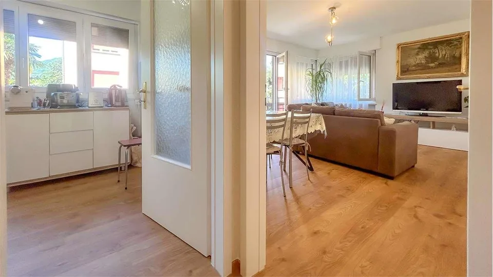 MAGLIASO: APPARTEMENT TRILOCALE LUMINEUX À PROXIMITÉ DES COMMERCES