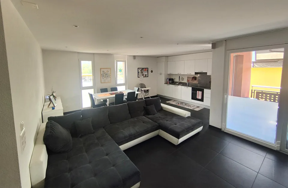 Appartamento 4 ½ locali, 2° e ultimo piano, zona residenziale